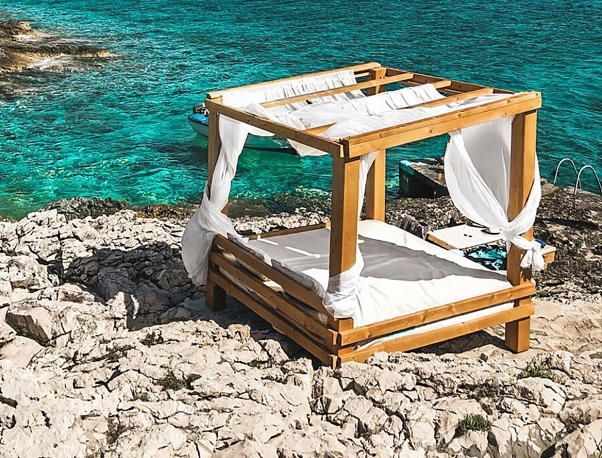 Где применяется обрезной брус из сосны?