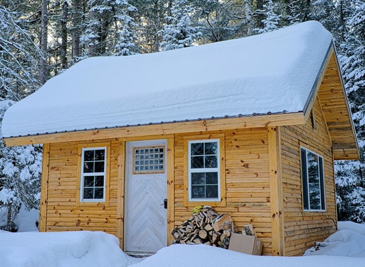 Какая оптимальная толщина обрезного бруса для строительства тёплого зимнего дома?