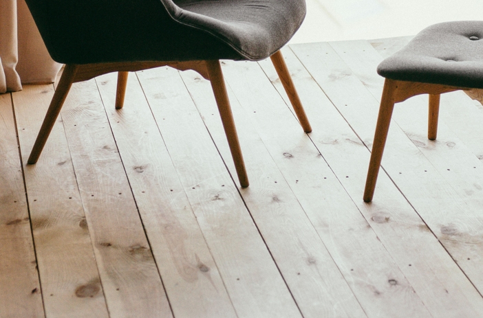 Что лучше — половая доска или фанера: выбираем оптимальный вариант для пола.