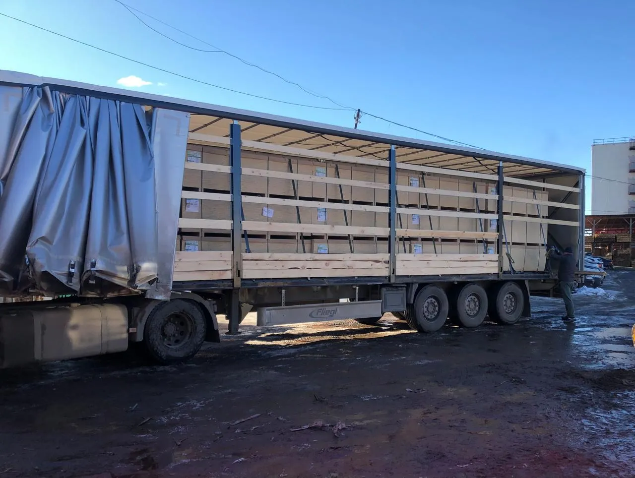 Купить Плита ОСП-3 Влагостойкая Kronospan 1250х2500х9 мм