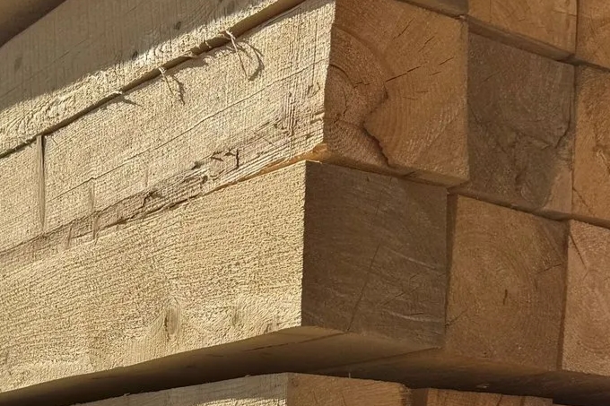 Обрезной или строганный брус - какой выбрать?