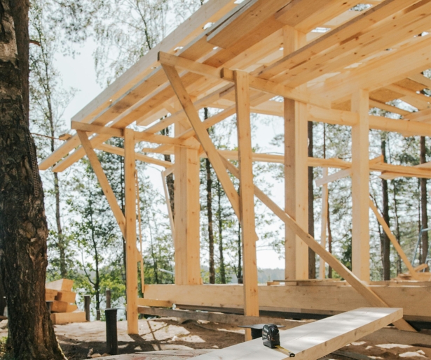 Какой сорт доски выбрать для крыши дома: практические советы?